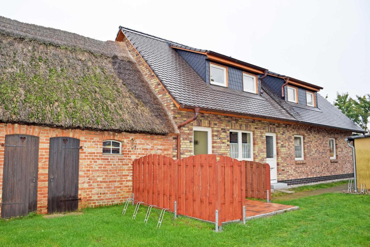 Ferienhaus Mit Terrasse Am Heideweg Baabe Bagian luar foto